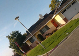  Unprofessional presentation of the property that distracts from showcasing a clean roof or final project result.